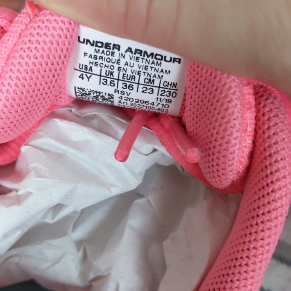 Under armour youth ga assert 8 shoes size 4y - Picture 7 of 8